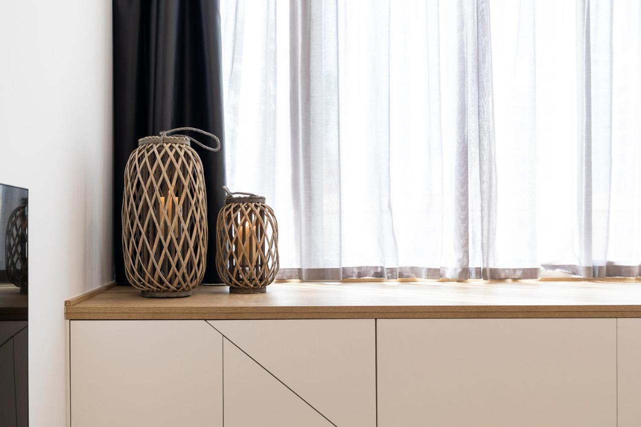 SYLVIA 1M - Precioso apartamento en primera línea de mar - céntrico - playa - wifi Empuriabrava Esterno foto
