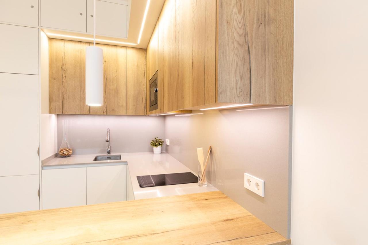 SYLVIA 1M - Precioso apartamento en primera línea de mar - céntrico - playa - wifi Empuriabrava Esterno foto