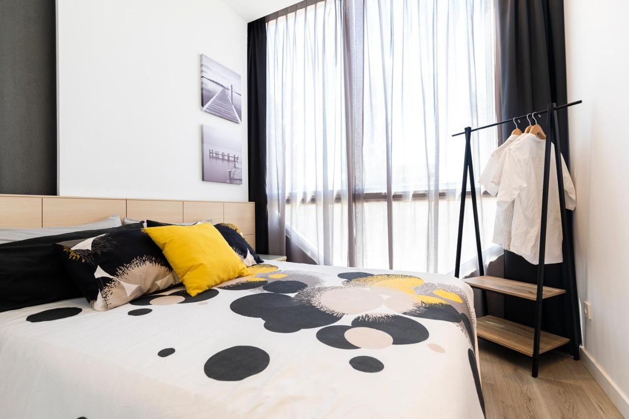 SYLVIA 1M - Precioso apartamento en primera línea de mar - céntrico - playa - wifi Empuriabrava Esterno foto